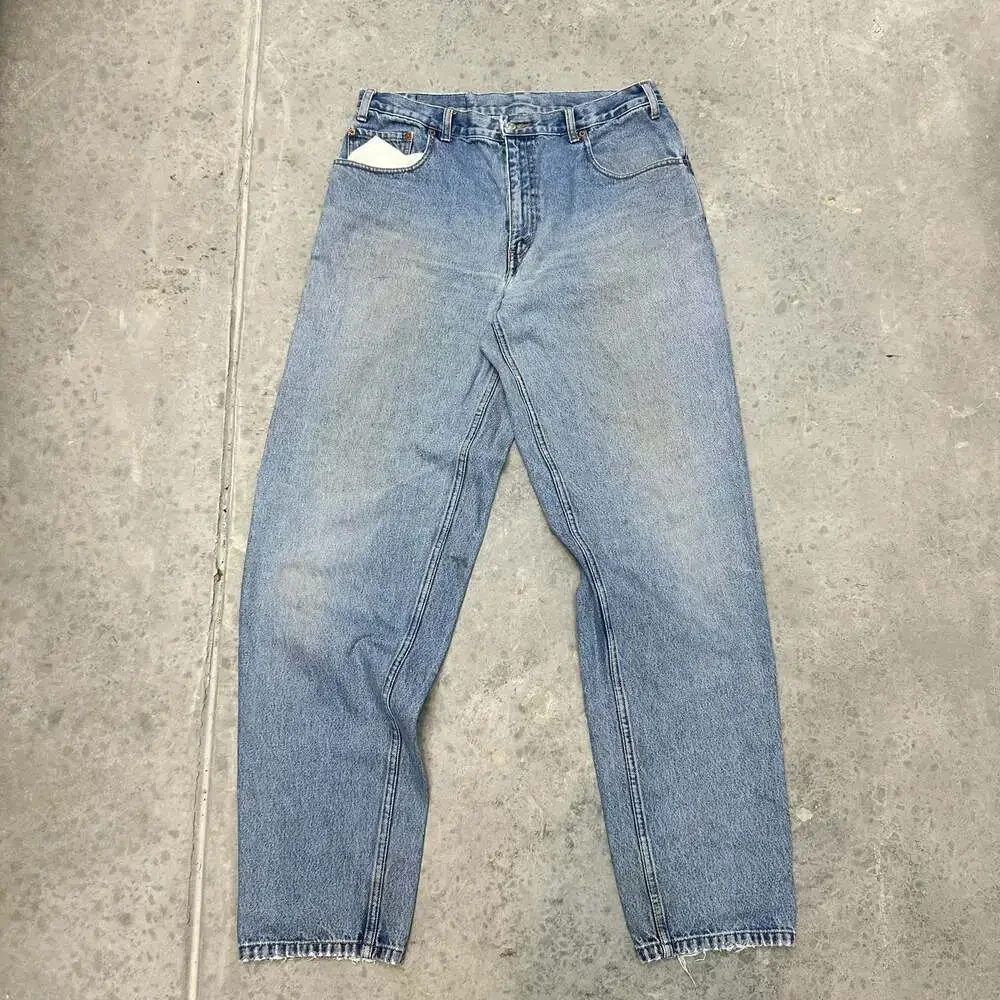 Vintage Levi's 560 Loose Fit Light Wash Jeans - 36x36”